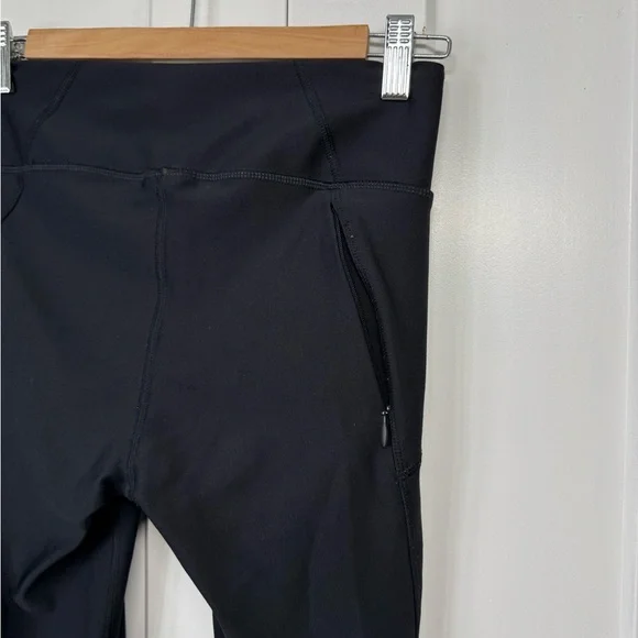 Under Armour Black Cropped Leggings, Size S - Picture 4 of 4